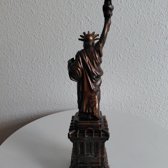Bronze Statue of Liberty Figurine - Picture 5 of 15